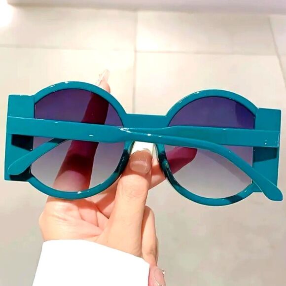 Retro Oversized Unisex Anti-reflective Color Block Sunglassess display picture 3